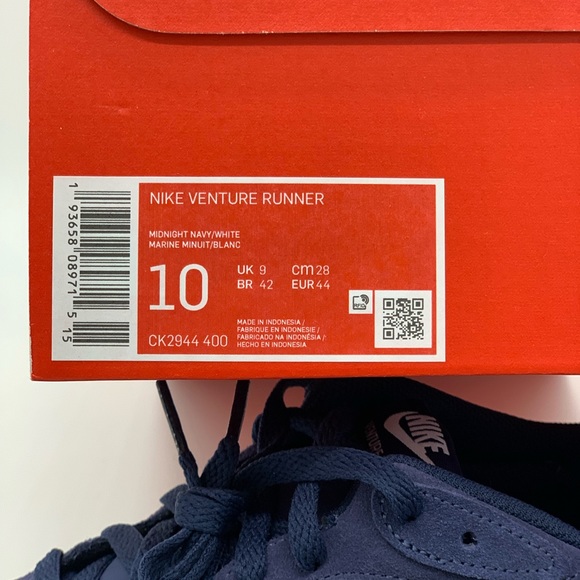 Nike Venture Runner - Picture 9 of 10